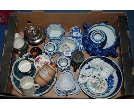 A quantity of china including Quimper ware, Aynsley, Royal Worcester, etc.