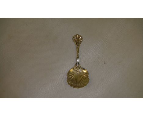1 x unmarked silver caddy spoon with scallop shape bowl possible Scandanavian 19 g