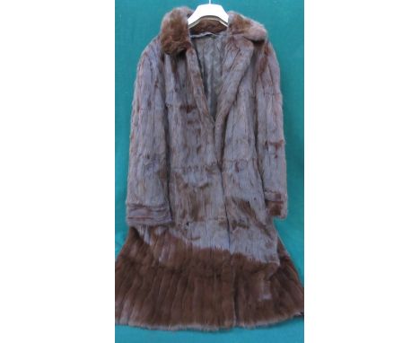 VINTAGE LADIES THREE QUARTER LENGTH FUR COAT 