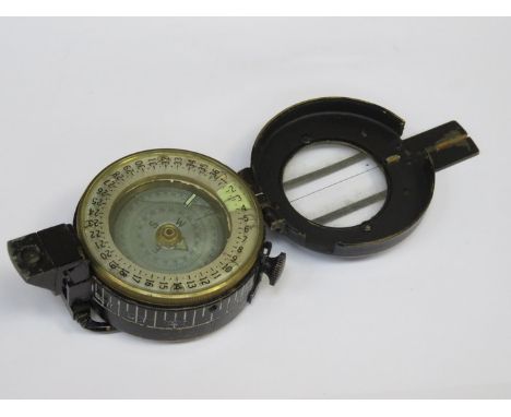 WORLD WAR II MARK III FIELD COMPASS BY TG CO LIMITED, LONDON, DATED 1945