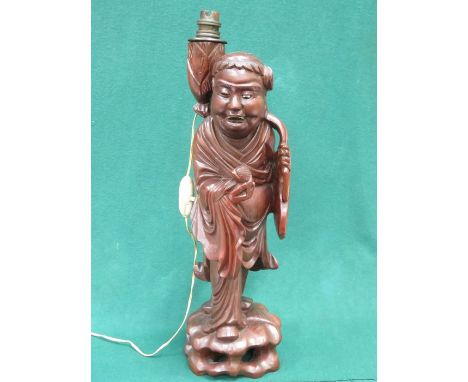 HEAVILY CARVED ORIENTAL STYLE WOODEN FIGURE FORM TABLE LAMP 