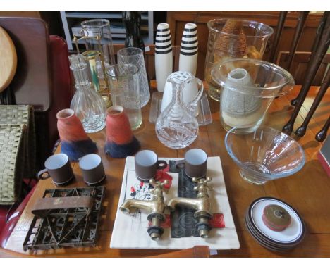 MIXED LOT OF SUNDRIES INCLUDING GLASSWARE, TAPS, LAMP SHADES AND CERAMICS, ETC. 