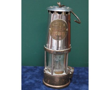 VINTAGE MINER'S LAMP 