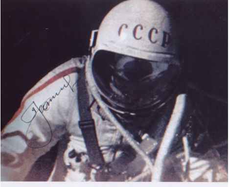 Alexei Leonov. 10x8 picture of Leonov taking the first ever space walk. Excellent.