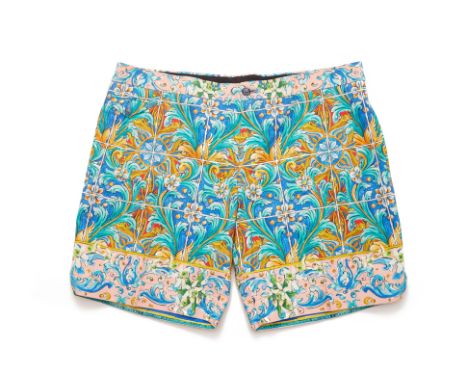 A PAIR OF DOLCE &amp; GABBANA MAIOLICA TILE PRINTED SHORTS
High waisted with button to front
Dolce &amp; Gabbana
Size IT 48
C