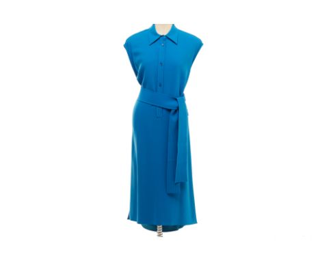 AN ETRO ELECTRIC BLUE DRESS
Collared dress with buttoned front, with a back slit and detachable waist tie
Etro
Size IT 48
Con