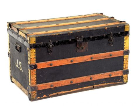 A VICTORIAN CANVAS COVERED CABIN TRUNK, 76CM W