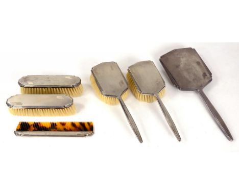 AN ELIZABETH II SILVER SIX PIECE BRUSH SET, ENGINE TURNED, SHEFFIELD 1955