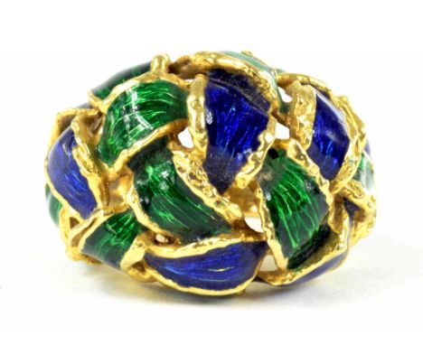 18CT GOLD AND TRANSLUCENT BLUE AND GREEN ENAMEL KNOT RING, INDISTINCTLY MARKED, PROBABLY LONDON 1978, 16.3G GROSS