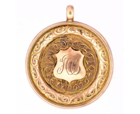A 9CT GOLD WATCH FOB SHIELD, CHESTER 1912, 4.8G