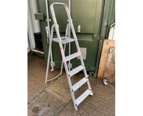 Folding Step Ladder 