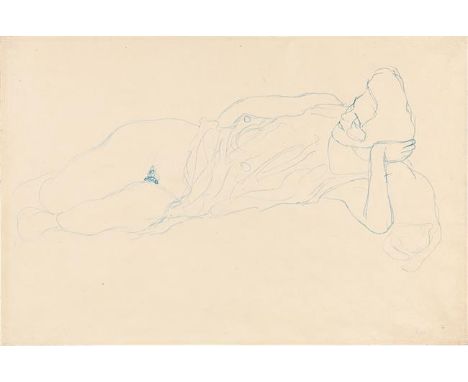 Gustav KlimtAufgestützt Liegende mit hochgerafftem Kleid1908/09Blauer Farbstift auf Papier36,8 x 55,7 cmVerso: Stehende mit e