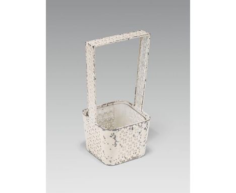 Josef Hoffmann und Wiener Werkstätte"Körbchen"verzinktes Eisenblech, weiß lackiert, Kleeblattdekor; Glaseinsatz; auf der Unte