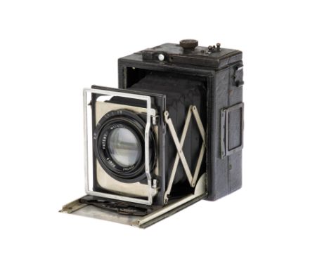 A J. H. Dallmeyer Speed Camera, 1925, black, serial no. DS251, with J. H. Dallmeyer Pentac f/2.9 4¼" lens, black, serial no. 