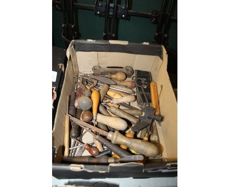 Quantity of small leather, crafts and upholstery hand tools
