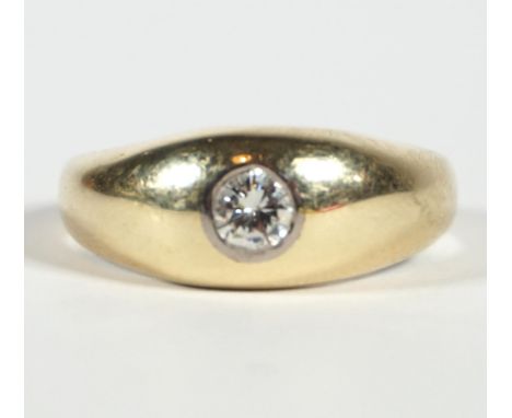 SOLITÄRRING, verlaufende Schiene,zentral Brillant in Zargenfassung, à ca 0,2 ct, SI2, J-K, Beschau,ca  6,09gr 585er Gold tota