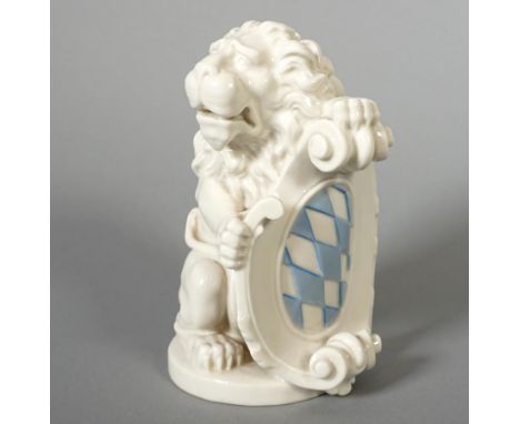 BOOS, ROMAN ANTON/LORCH, FRANZ XAVERfür Porzellanmanufaktur Nymphenburg, bayrischer Löwe, Wappenkartusche haltend, H 16 cm, g