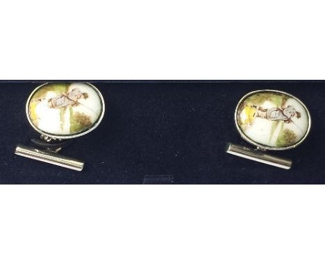 A PAIR OF SILVER ENAMEL FISHING CUFFLINKS 