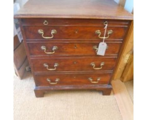 A GOOD GEORGIAN MAHOGANY FALSE FRONT COMMODE.