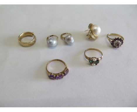 A 14ct gold  Amethyst ring , a single 14ct earring, a pair of 14ct pearl earrings, a 10ct ring, a gilt ring and a gilt single