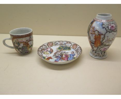 A chinese Qianlong period mandarin pattern tea caddy together with a saucer and coffee can. Minor rim chip to coffee can and 