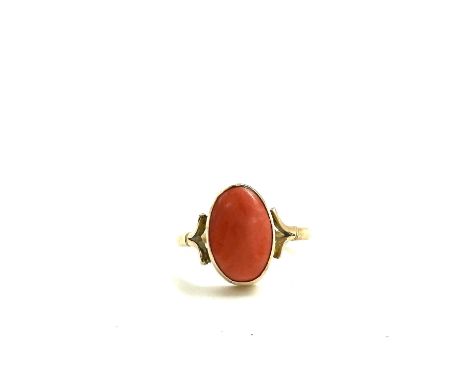 Vintage 9ct gold coral ring, UK ring size, approximate weight 3.2g