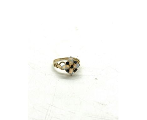 9ct gold sapphire and opal dress ring total weight 1.8 grams ring size i/j