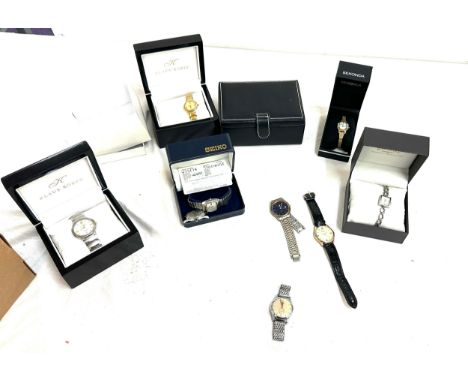 Box of vintage wrist watches to include sekonda, pulsar, seiko etc