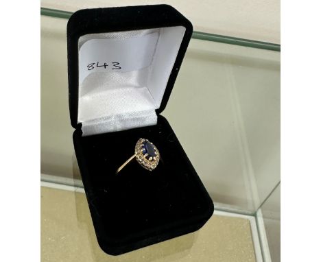 18ct gold ring 2.8grams set with stones