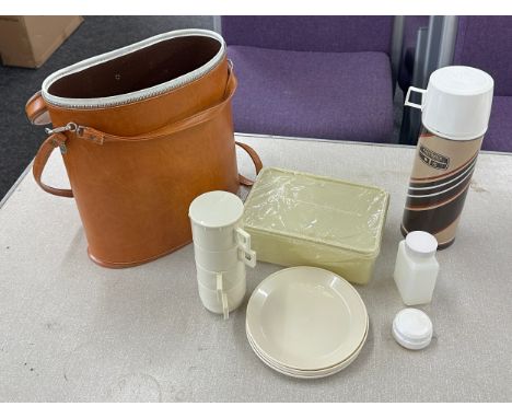 Vintage picnic set