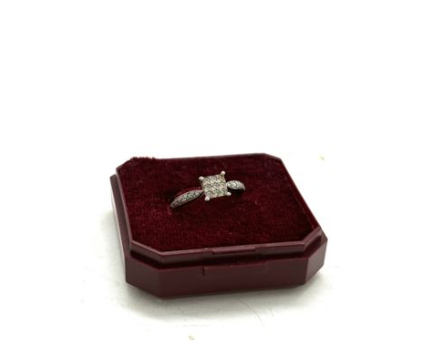 9ct white gold diamond set ring, total weight 1.6 grams ring size