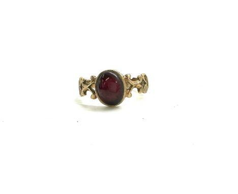 Antique 9ct gold Cabachon garnet ring, UK ring size, approximate weight 2.6g