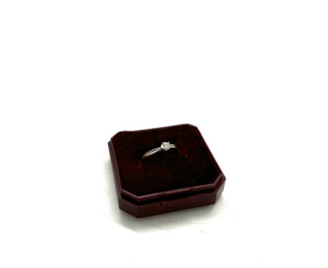 9ct white gold solitaire ring total weight 1.4 grams ring size j/k