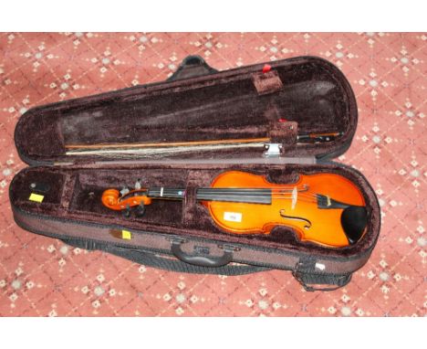 A modern stentor student standard violin model nr R019104, cased with bow 