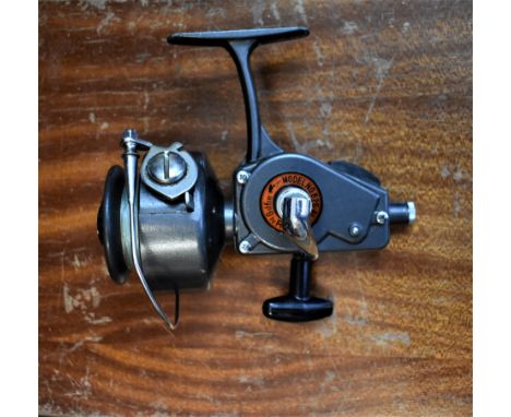 Vintage reel Gilfin by Roddy. Model no. 825-RL in leather pouch. Beautiful condition and rare to find in working condition