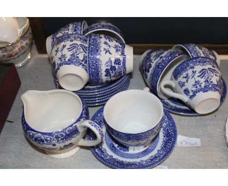 A vintage Old Willow blue and white tea service 