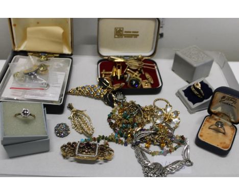 A job lot of assorted costume jewellery and other items 