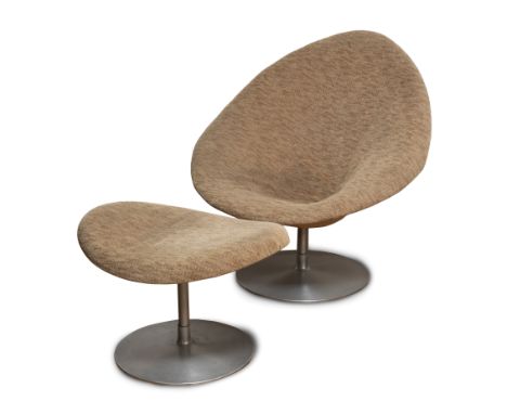 PIERRE PAULIN (Paris 1927 - 2009) .Big Globe armchair with ottoman, designed by Pierre Paulin for Artifort in 1959.Fabric uph