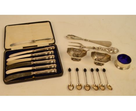 A cased pair of Victorian hallmarked silver footed open salts with gadrooned decoration, Colen Hewer Cheshire, Birmingham 189