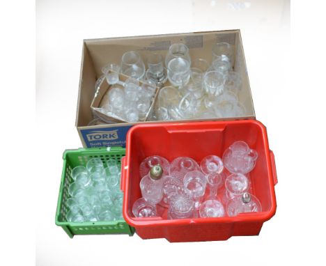 A quantity of various clear glasses and beakers, a set of five cut glass footed dessert bowls, a trinket box, a jug, etc.