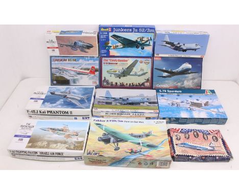 Model Kits: A collection of assorted boxed aircraft model kits, to include: Hasegawa, Roden, Minicraft, Italeri, Valom and Re