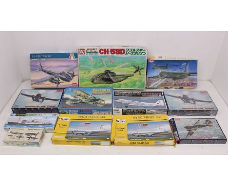 Model Kits: A collection of assorted boxed model kits, to include: Italeri, Maquette, DML, Doyusha, Hasegawa, Roden and Frog.