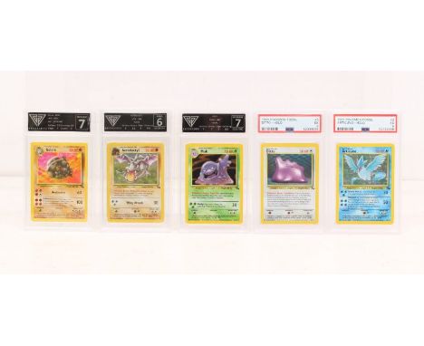 Pokemon: A collection of five graded Pokemon Fossil set cards to comprise: Golem GetGraded 7 EX, Aerodactyl GetGraded 6 Good,