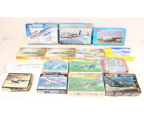 Model Kits: A collection of assorted boxed aircraft model kits, to include: Heller, PM Model, Tamiya, Matchbox, Mikr Mir, Ita