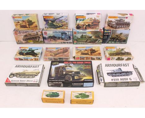 Model Kits: A collection of assorted boxed military model kits, to include: Airfix, Matchbox and others. Contents are uncheck