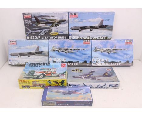 Model Kits: A collection of assorted boxed model kits, to include: Minicraft, AMT, and Glencoe Models, mostly aircraft. Some 