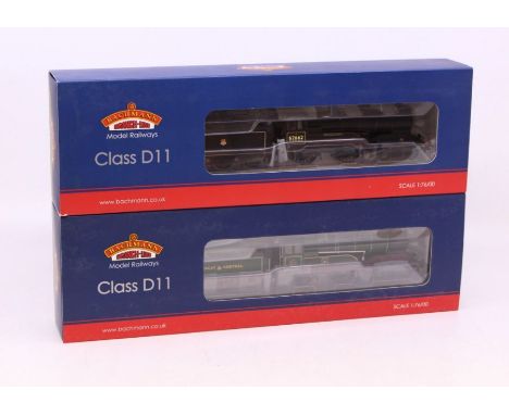 Bachmann: A boxed Bachmann, OO Gauge, Class D11/1 501 'Mons' GCR Green, locomotive and tender, Reference 31-147. Together wit