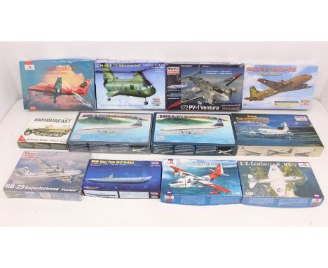 Model Kits: A collection of assorted boxed model kits, to include: Minicraft, Hobbyboss and Amodel, some sealed. Contents are