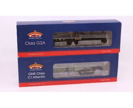Bachmann: A boxed Bachmann, OO Gauge, GNR Atlantic Class C1 272 GNR Lined Green, locomotive and tender, Reference 31-761. Tog