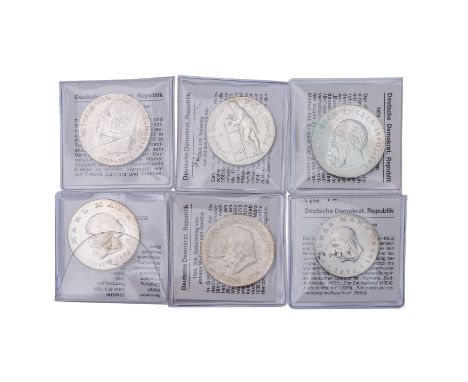 DDR kleines, 6-teiliges Münzkonvolut - dabei z.B. 1 x DDR - 10 Mark 1990/A, Fichte, vz, Tönung, mit Zertifikat und 1 x DDR - 